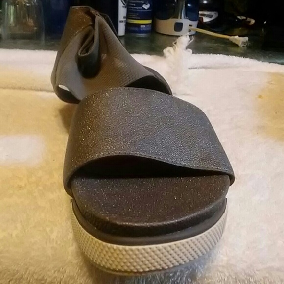 Sandals - Picture 2 of 4